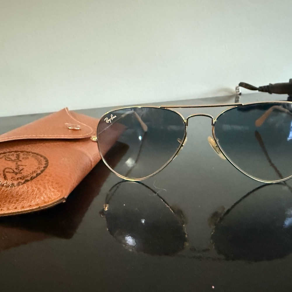 Ray-Ban Gold Aviator Sunglasses